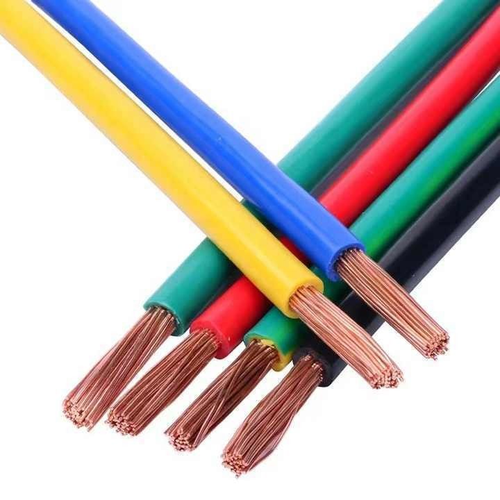 سلك كهربائي نحاسي ذو قلبين كابل كهربائي من PVC بطول 2.5 ملم بجهد منخفض ومتوسط